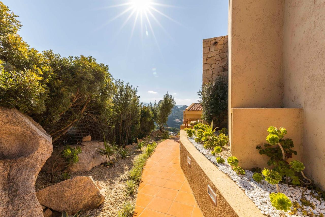 Villa Esmeralda - Free Wifi - With Swimming Pool Коста Парадизо Екстериор снимка