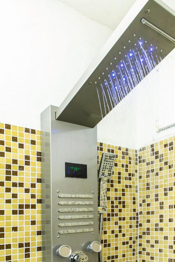 Villa Esmeralda - Free Wifi - With Swimming Pool Коста Парадизо Екстериор снимка